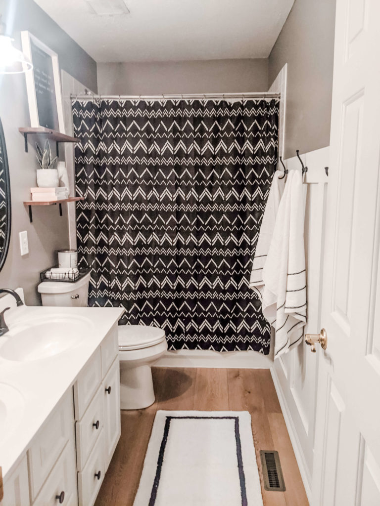 black and white amazon bathroom finds